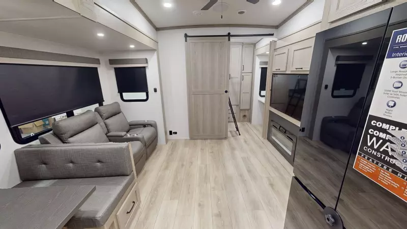 Rockwood Signature Fifth Wheels Main Room